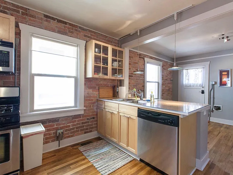 2626 W Argyle Pl — Photo 8