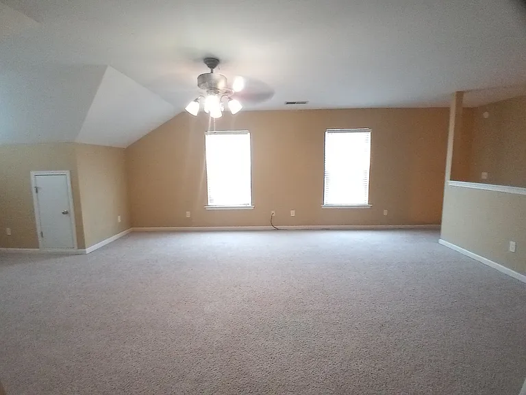565 Batty Way — Photo 44