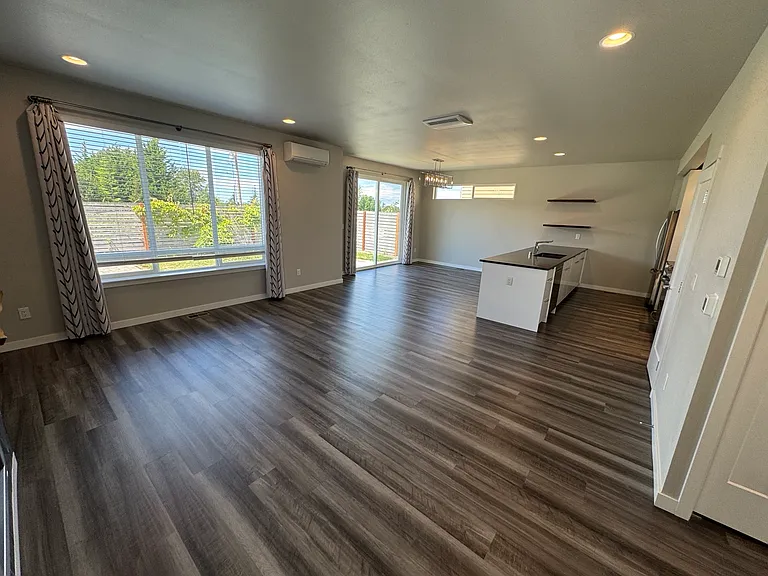983 Sunseeker Ln — Photo 6