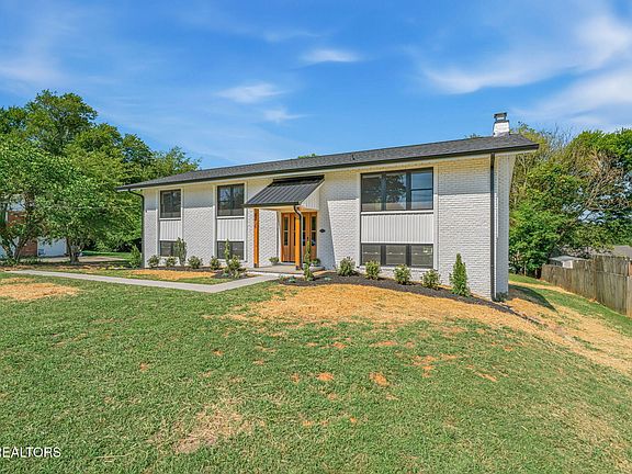3rd image of 8236 Spruceland Rd