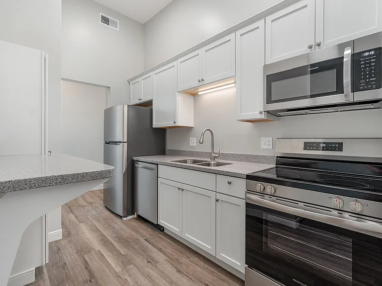 17 E High St — Photo 14