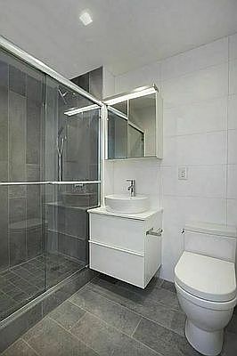 5th image of 314 W 39th St APT 2W