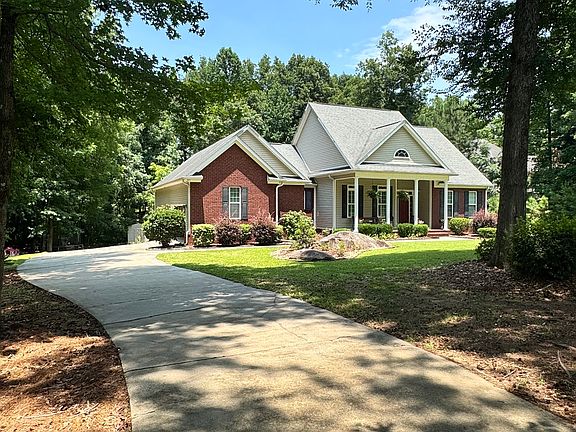 2nd image of 114 Overland Way