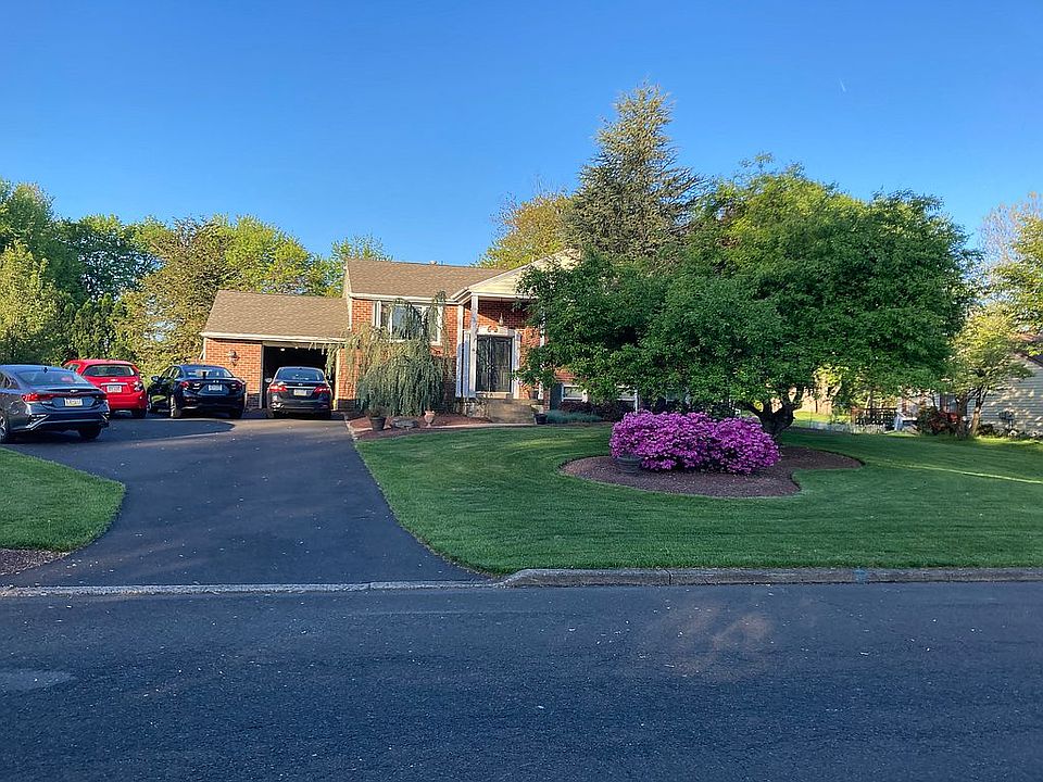 2nd image of 43 Heather Rd