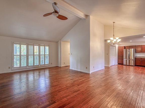 5th image of 101 Scottswood Dr