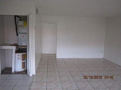 4th image of 1200 SW 52nd Ave APT 202-1