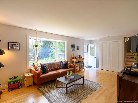 3rd image of 869 Golden Grove Rd