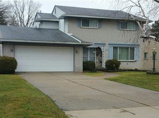 25555 N Catalina St W, Southfield, MI