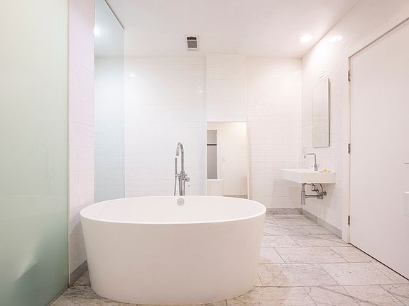 5th image of 12 E 14th St APT 2B