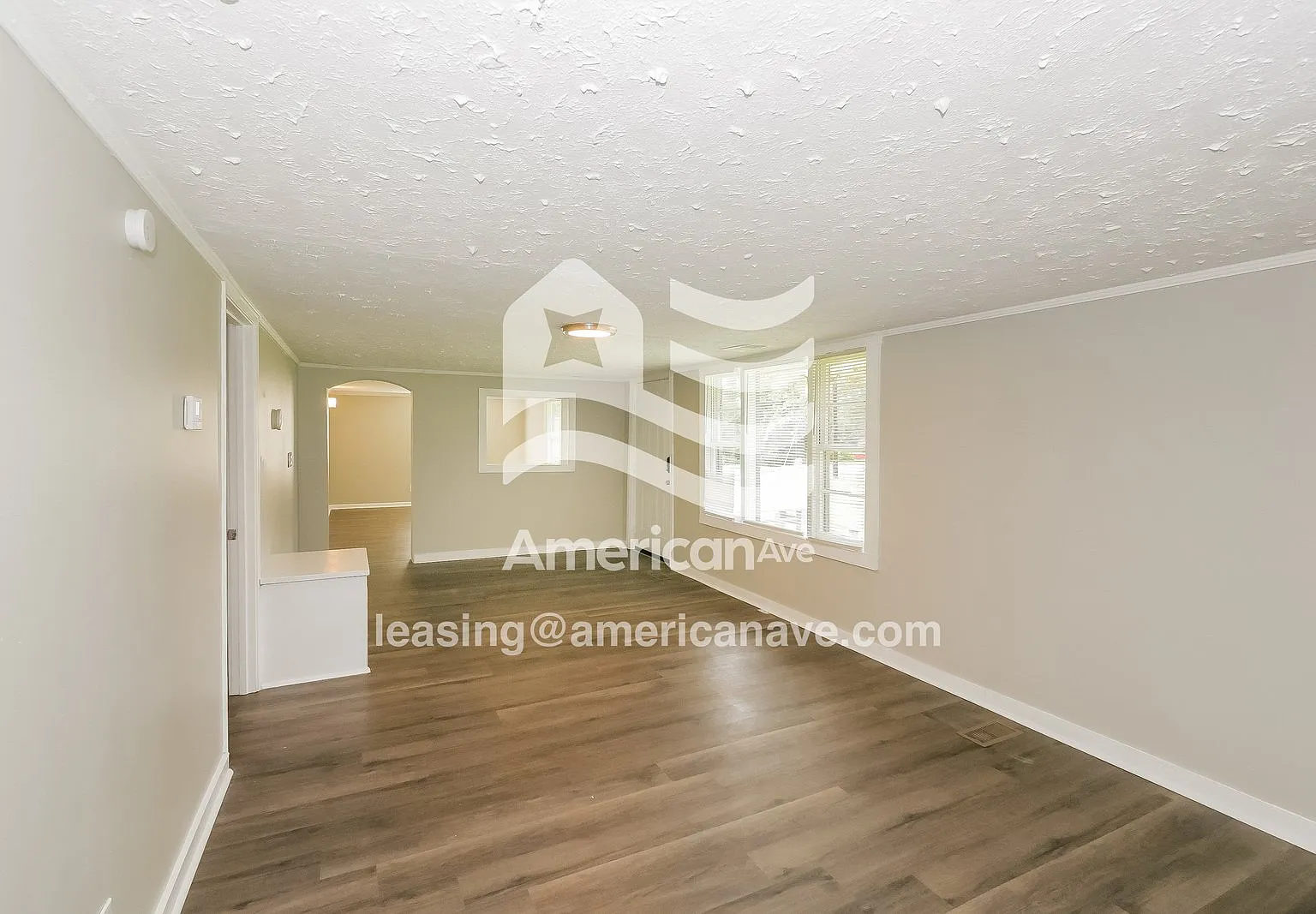 3 bed, 1.0 bath, 1162 sqft, $1,586 — Photo 2