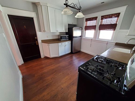 4th image of 93 Norwalk Ave Floor 2