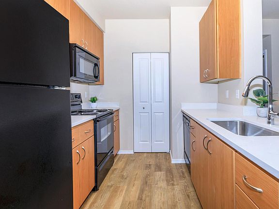 Large Kitchen Pantries