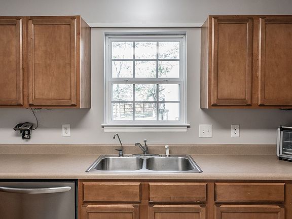 2nd image of 1396 Stone Creek Dr
