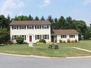 72 Country Ct photo 1