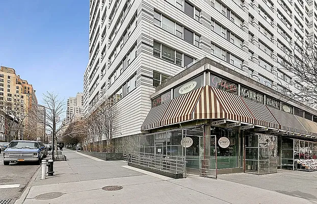 Rented by Corcoran | media 6