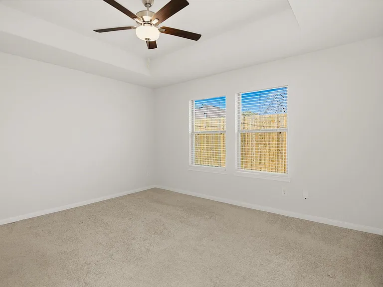 1228 Haverford Ln — Photo 16