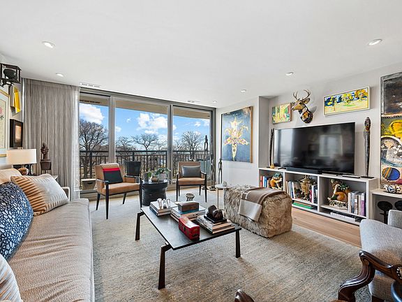 4th image of 3470 N Lake Shore Dr APT 5B