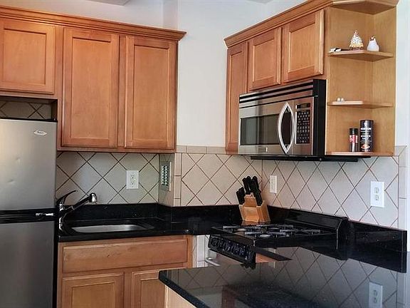 4th image of 1021 Arlington Blvd APT 636