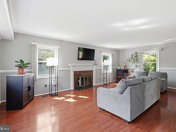 3rd image of 4113 Wakefield Ln