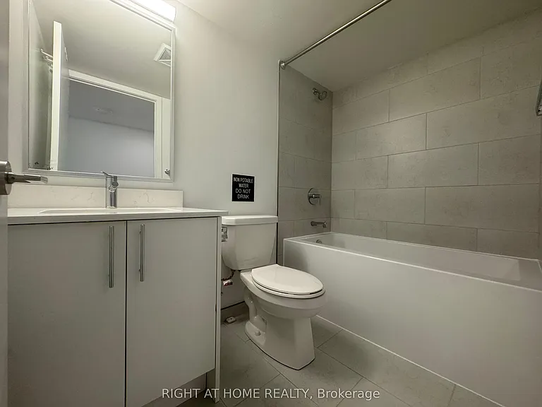 3 Strathgowan Ave #322 — Photo 20