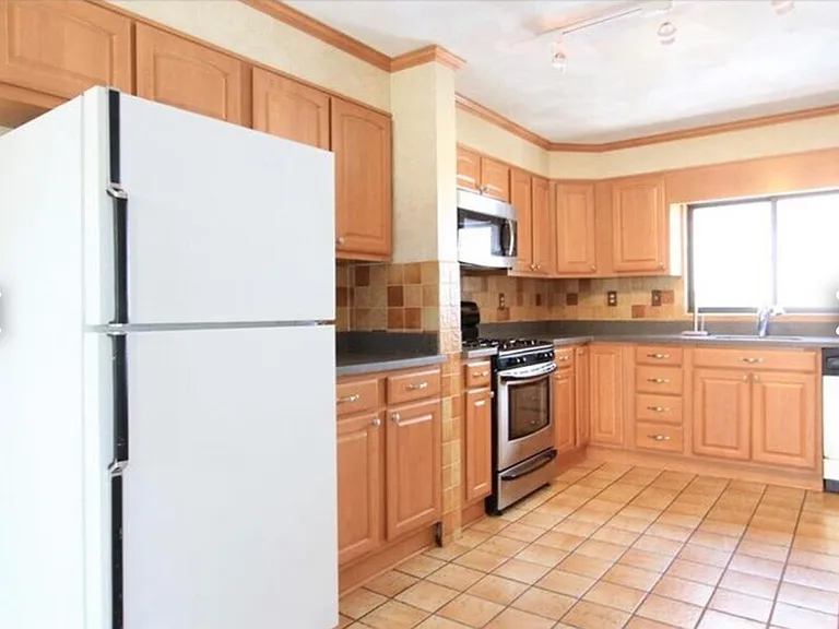 99 Electric Ave #2 — Photo 2