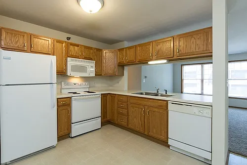 150 Campus Ave Photo 1