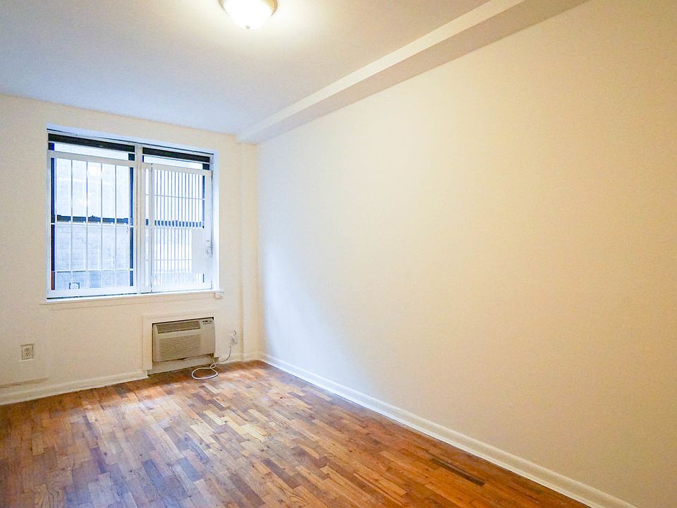 1st image of 221 E 5th St #Bw