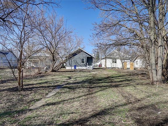 5th image of 1739 E Johns Ave