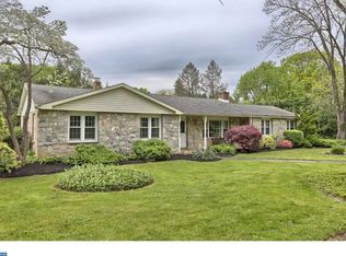 1609 Meadowlark Rd, Wyomissing, PA 19610