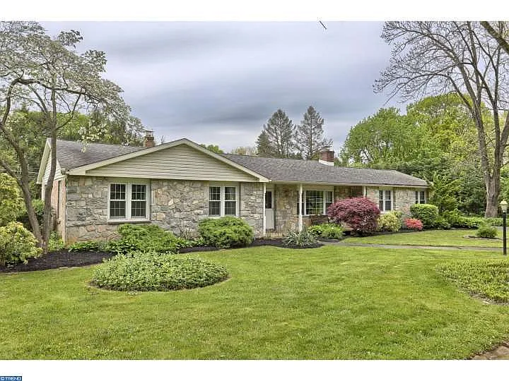 1609 Meadowlark Rd photo 1