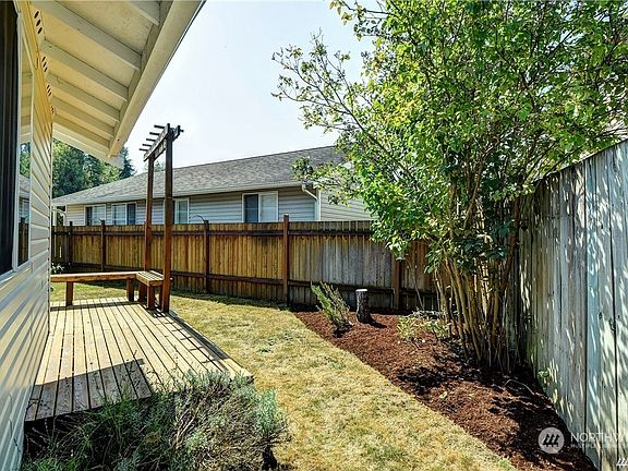 5th image of 16414 42nd Avenue NE
