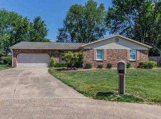 8132 Royalwood Ct, Evansville, IN 47715