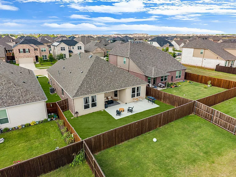 1109 Nathan Ln — Photo 36
