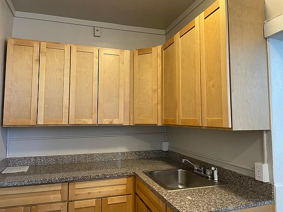 4th image of 815 N 5th St APT 204