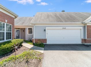 21415 Papoose Lake Dr, Crest Hill, IL 60403