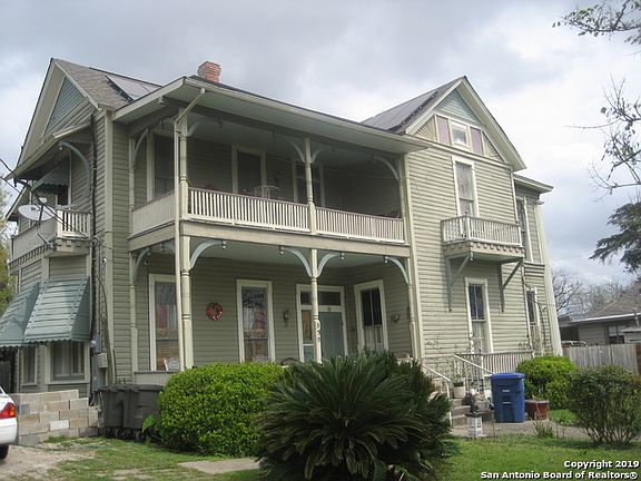 3rd image of 839 Dakota St