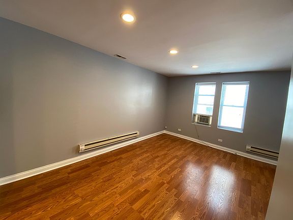 3rd image of 832 S Claremont Ave #3
