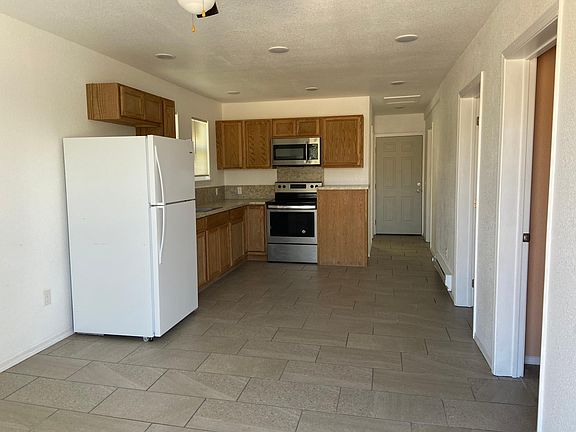 2nd image of 225 S Avenue J
