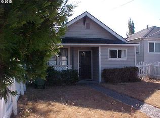 2431 Marion St, North Bend, OR 97459