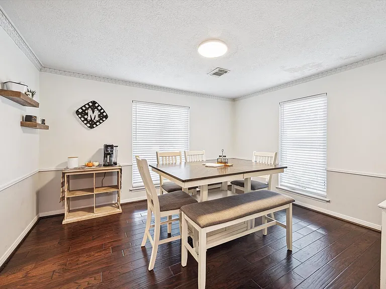302 Houghton Rd — Photo 4