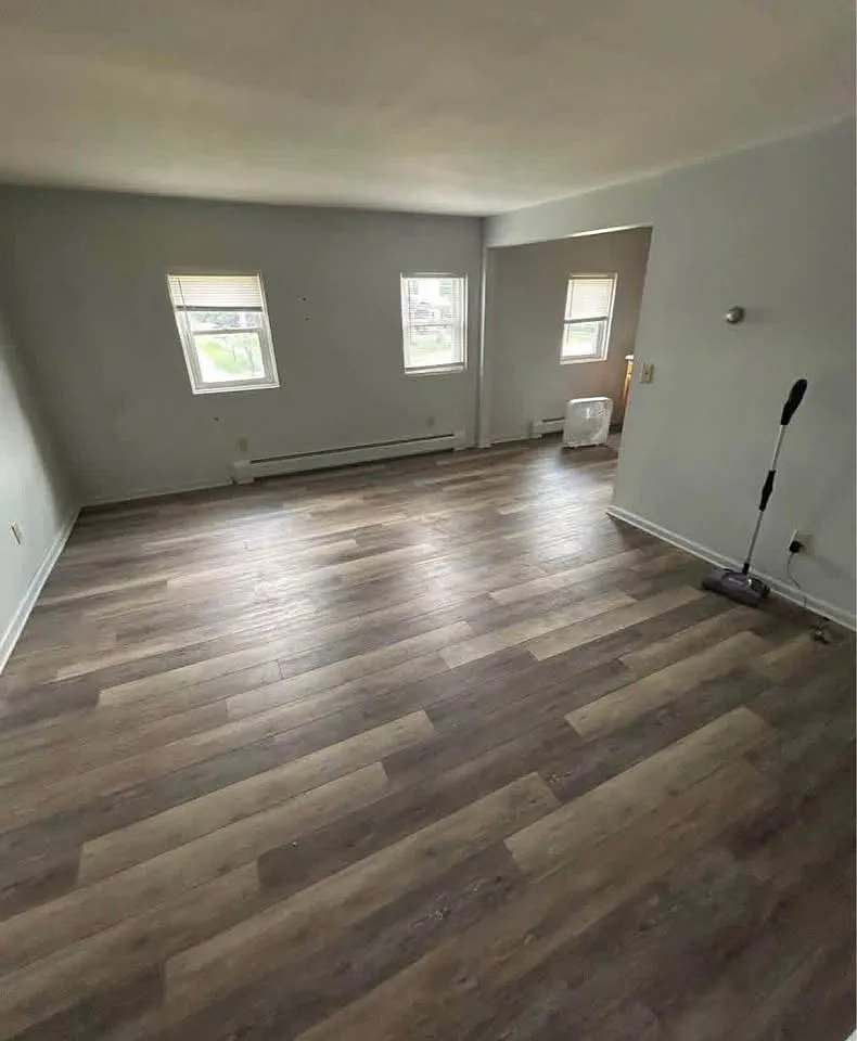 2726 East Brutus Street - 3 — Photo 2