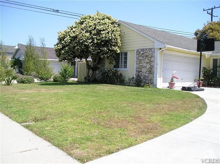 2nd image of 1240 Fuchsia St