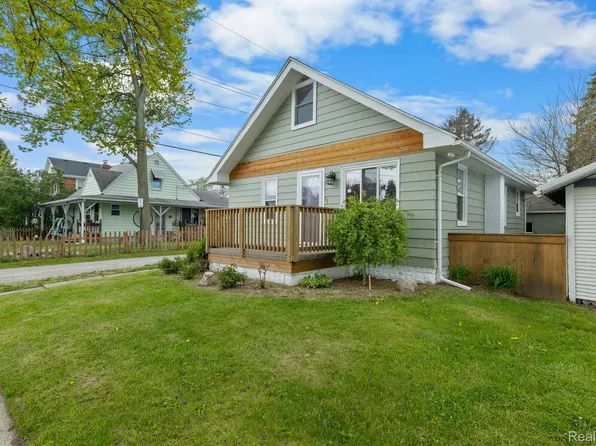 711 17th St, Port Huron, MI 48060