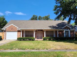914 Hidden Valley Dr, Houston, TX 77088
