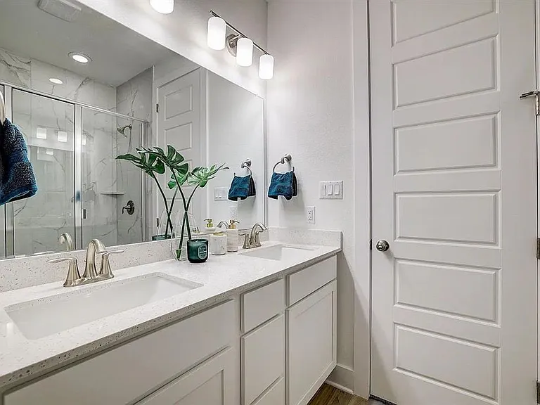 2027 Cora Ivy Ln — Photo 11