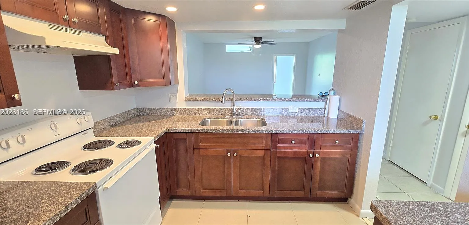 Pines Condo — Photo 2