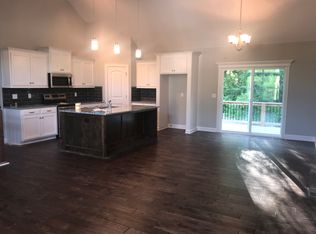 5076 NW Timberline Dr, Riverside, MO 64150