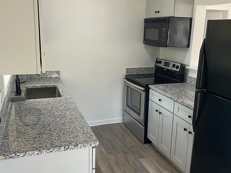 3679 Mimosa Dr — Photo 3