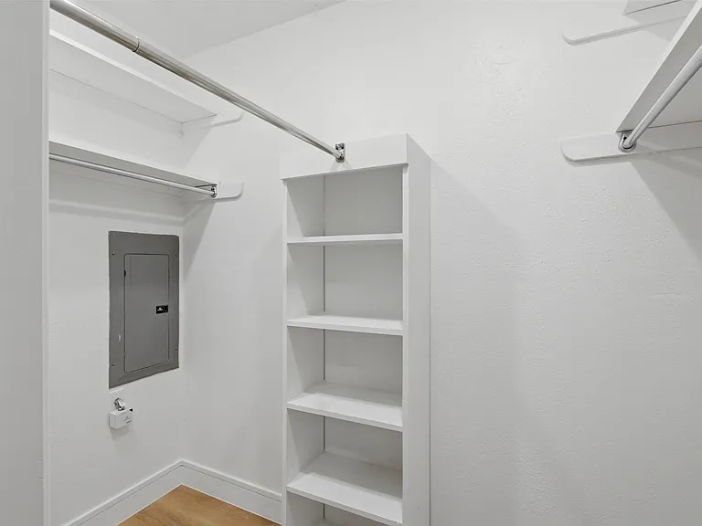7517 Meadow Oaks Dr — Photo 24