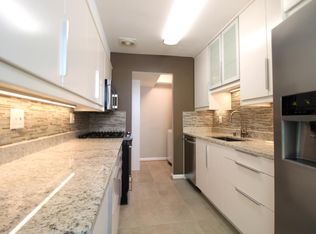 4979 Battery Ln, Bethesda, MD 20814
